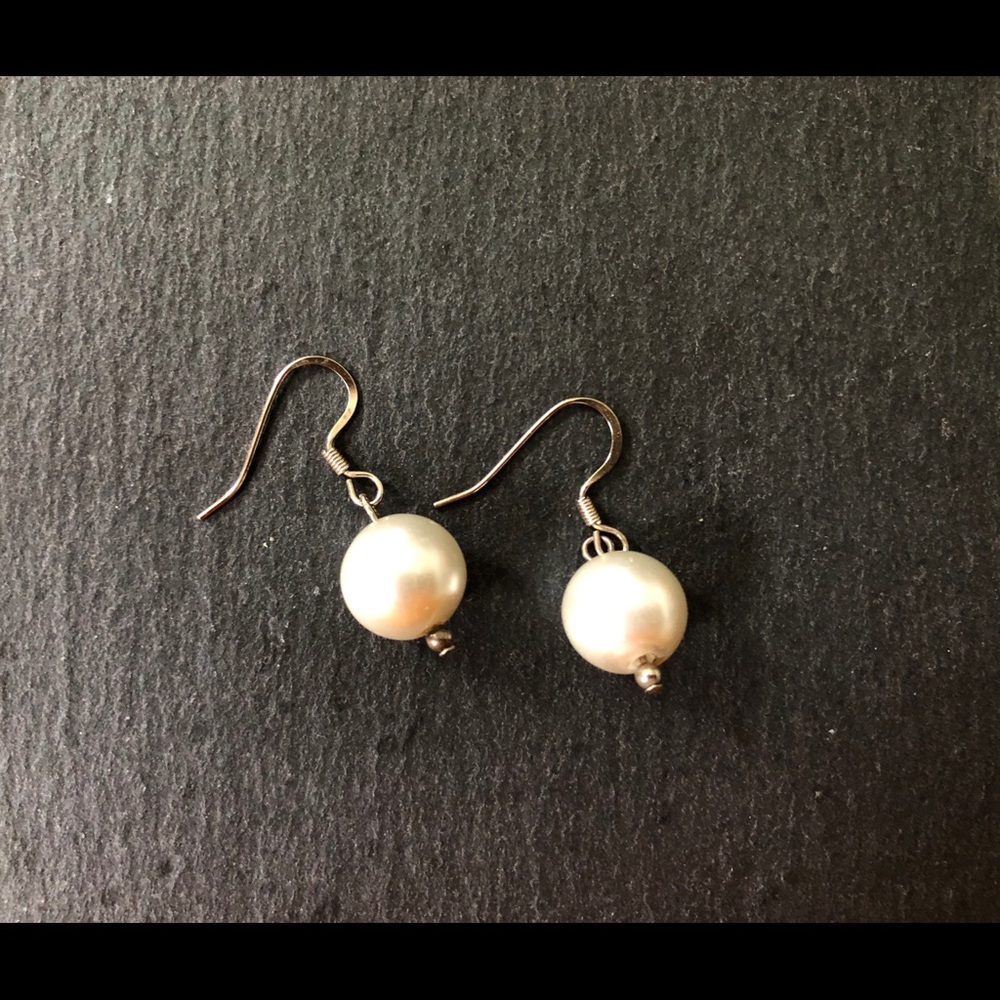 Dangle earrings